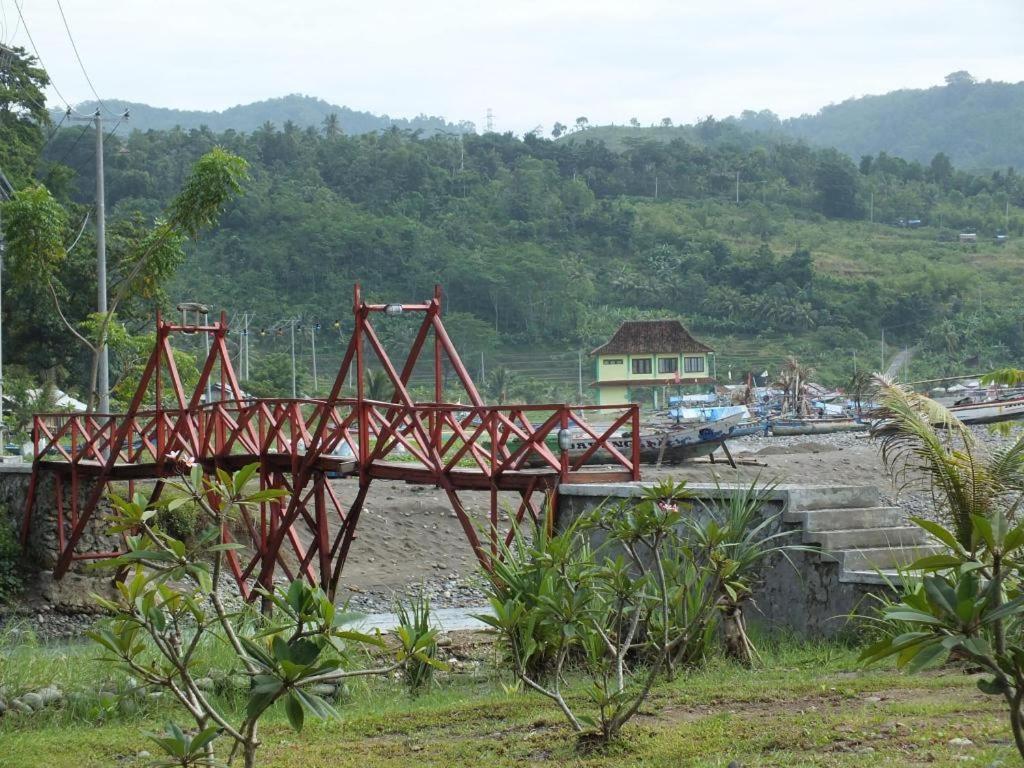 Ketapang Resort Karanghawu Eksteriør billede