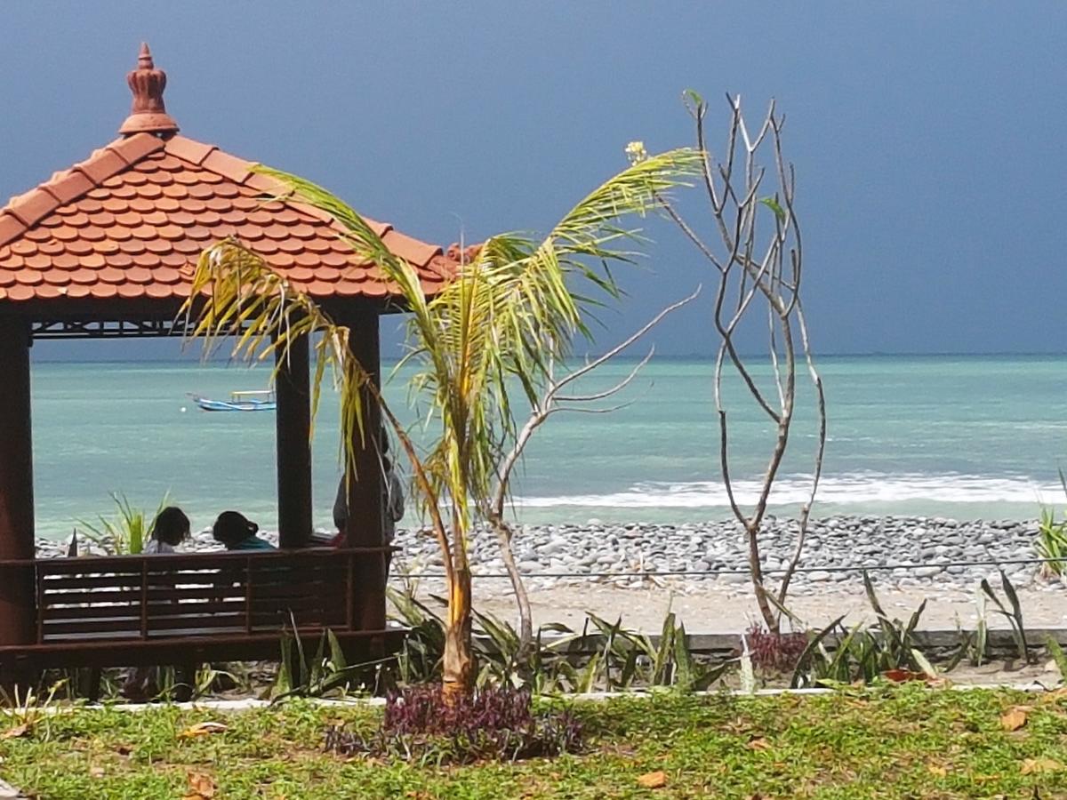 Ketapang Resort Karanghawu Eksteriør billede