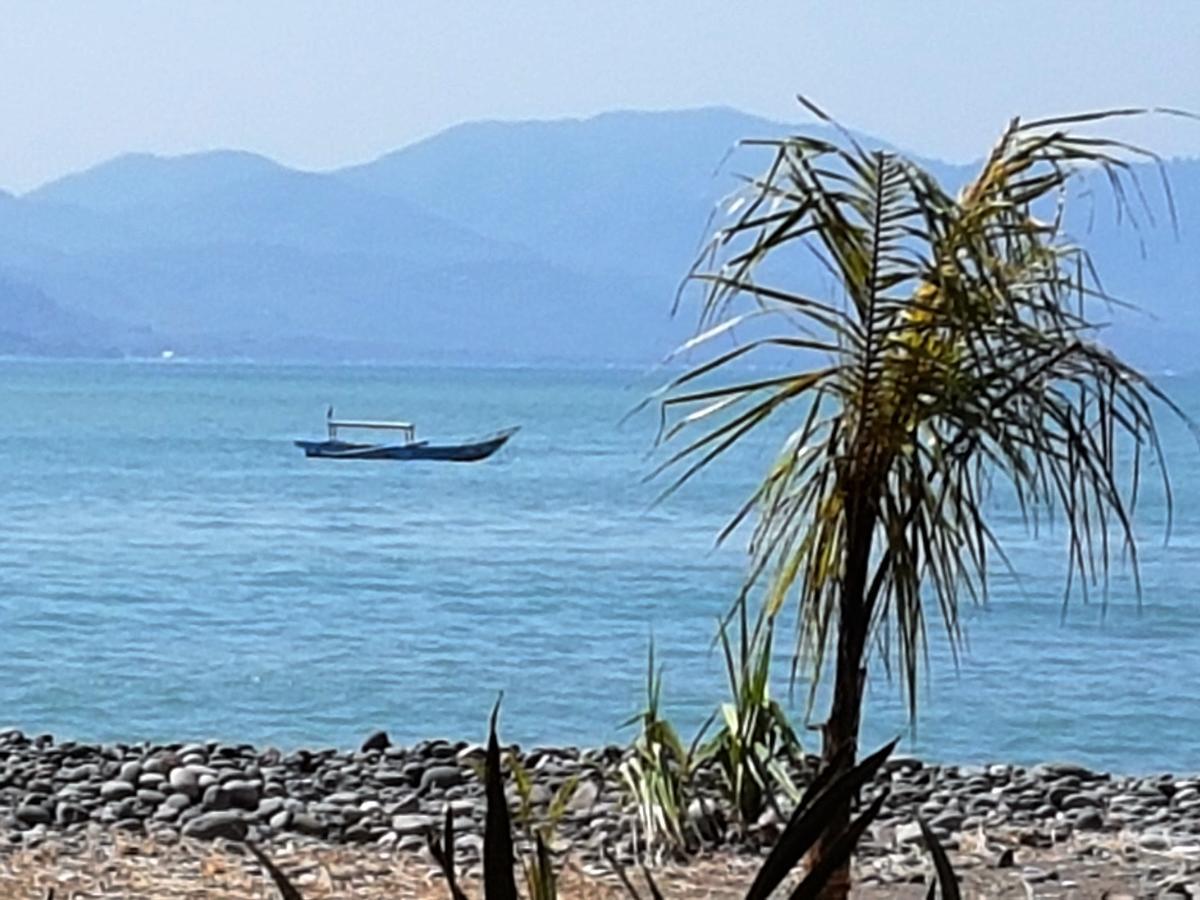 Ketapang Resort Karanghawu Eksteriør billede